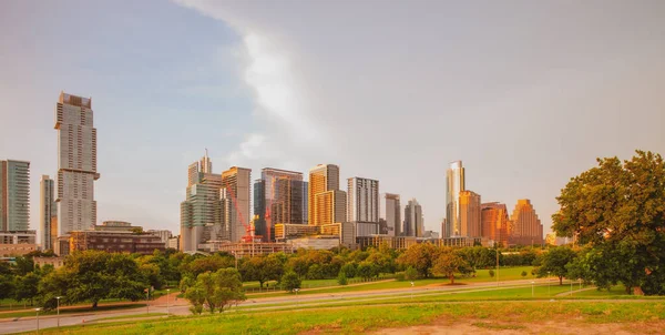 Austin Texas skyline cityscape na baixa. EUA cidade. — Fotografia de Stock