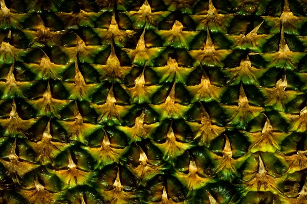 Ananasová textura. Ananas kůže zblízka, tropický vzor s kopírovacím prostorem. — Stock fotografie
