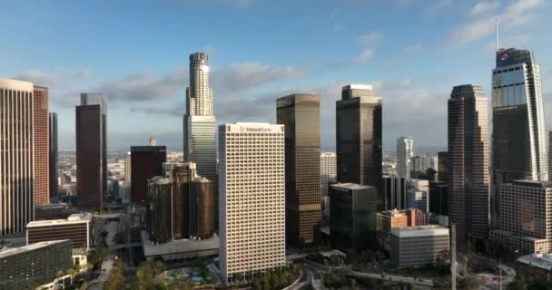 Los Angeles v centru. Kalifornské téma s LA zázemím. Los Angels centrum města. — Stock video