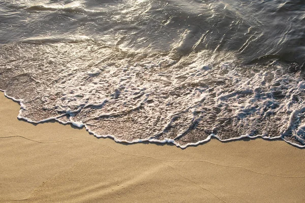 Θάλασσα ή ωκεάνιο νερό, θαλασσογραφία παραθαλάσσια, καταπληκτική ακτογραμμή τοπίο φόντο. — Φωτογραφία Αρχείου
