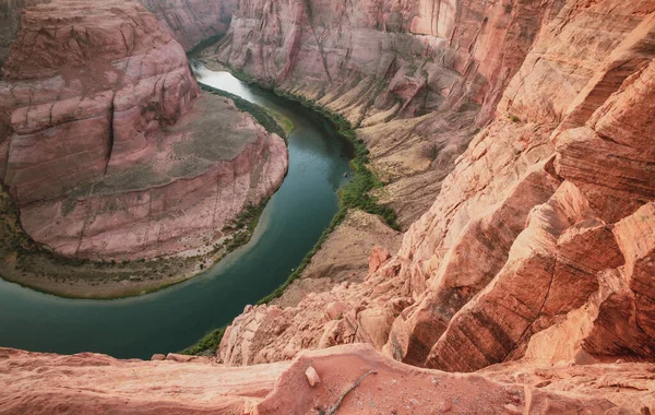 Horse Shoe Bend no Rio Colorado. Conceito de férias americanas de aventura. Oeste dos EUA. — Fotografia de Stock