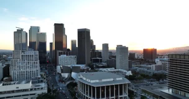 Los Angels mrakodrapy panorama, Létání a natáčel LA drone. Flmed LA by drone. — Stock video