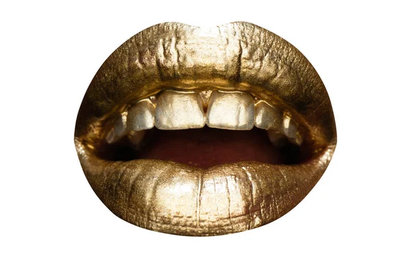 Wanita sensual bibir emas. Bibir emas alami womans. Mulut gadis menutup dengan lipstik emas. Terisolasi pada latar belakang putih. — Stok Foto