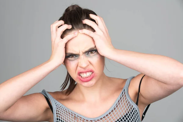 Emotional angry woman, upset girl. Screaming, hate, rage. Pensive woman feeling furious mad and crazy stress. Sad and angry face. —  Fotos de Stock