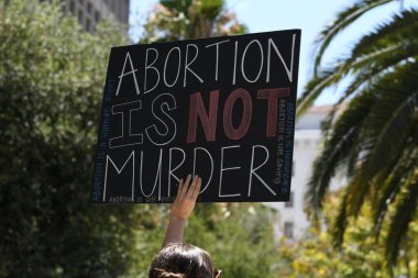 Yumurtayı koru. Kürtaj, üreme adaleti. Kadınlar yürüyüş hakları, kürtaj vücut seçimi, feminizm. Los Angeles, ABD - 14 Mayıs 2022.