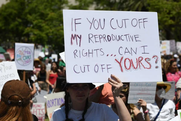 Protect roe. Abortion reproductive justice. Womens march rights, abortion body choice, feminism. Los Angeles, USA - May, 14, 2022. — Stock Photo, Image
