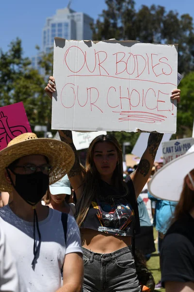 Bans off abortion service, reproductive justice. Womens march rights, abortion body choice, vagina. Protect roe. Los Angeles, USA - May, 14, 2022. — Stock Photo, Image