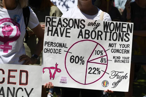 Abortion service, reproductive justice. Womens march rights, abortion body choice, gender and feminism. Protect roe. Los Angeles, USA - May, 14, 2022. — Stockfoto