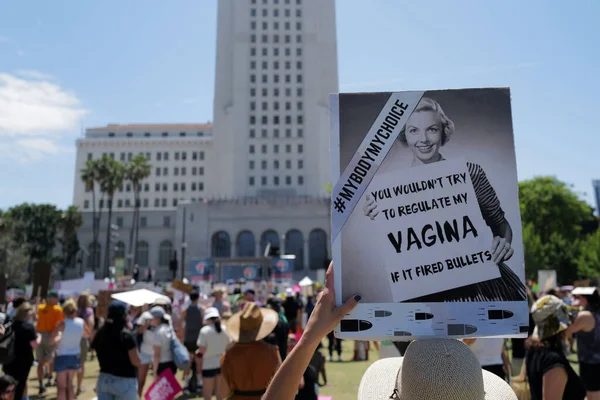 Abortion service, reproductive justice. Womens march rights, abortion body choice, vagina. Protect roe. Los Angeles, USA - May, 14, 2022. — Stock Photo, Image