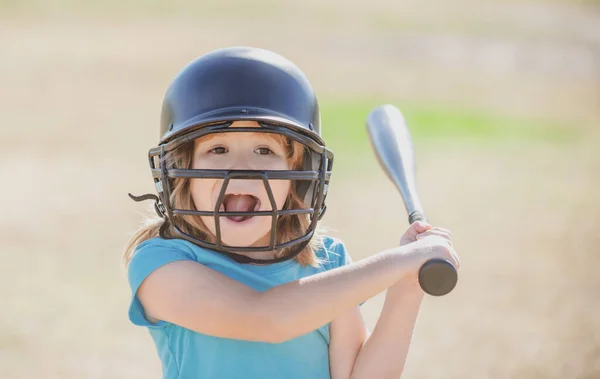 Vicces gyerek, aki baseballozik. Közelkép.. — Stock Fotó