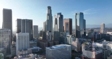 Los Angeles, California 'da. Los Angeles Meleklerinin Uçuşu, İHA ile Los Angeles 'ı filme aldı.