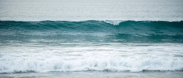 Mavi Okyanus Dalgaları Okyanus Dalgaları Doğal Arka Plan Mavi Temiz — Stok fotoğraf