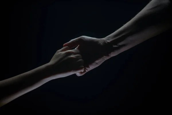 Hjälpande Hand Utsträckt Arm Frälsning Närbild Stark Hand Två Händer — Stockfoto