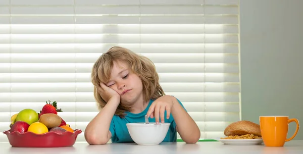 Portret Van Een Kind Zonder Eetlust Begrip Verlies Van Eetlust — Stockfoto