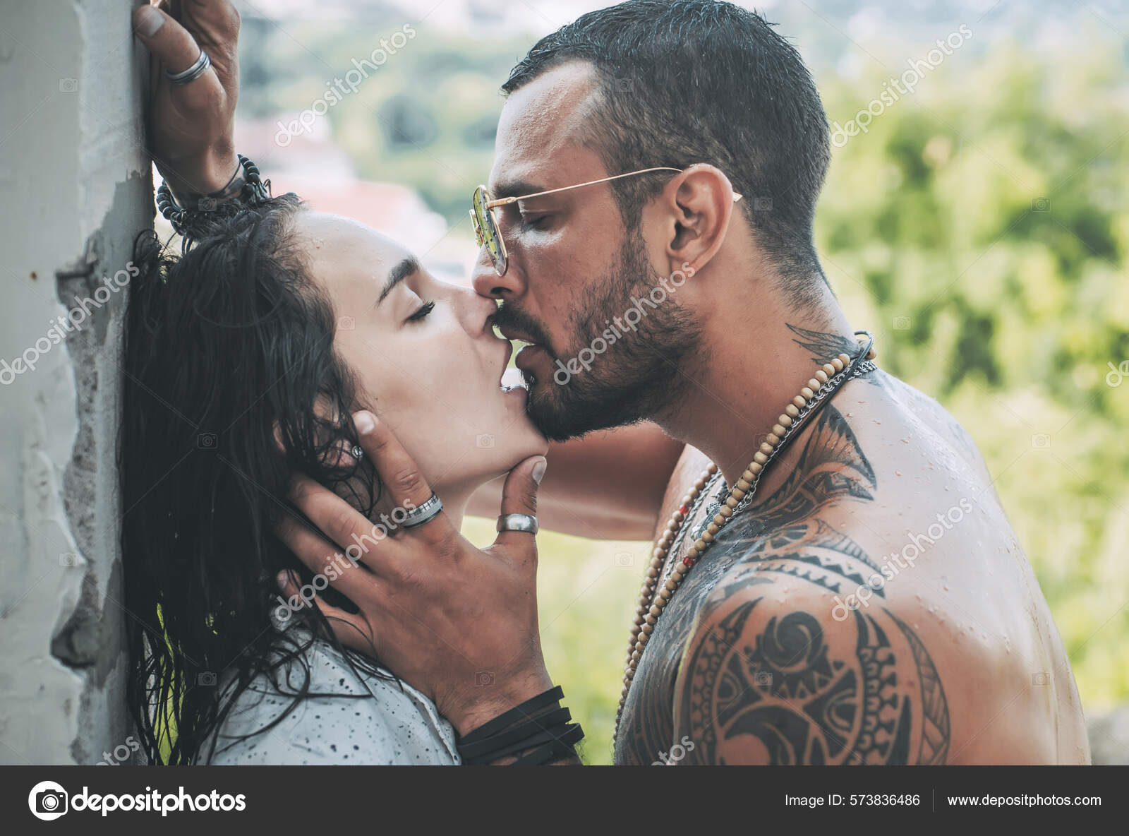 Best Couple Poses | Ultimate Guide for Couple Photoshoot