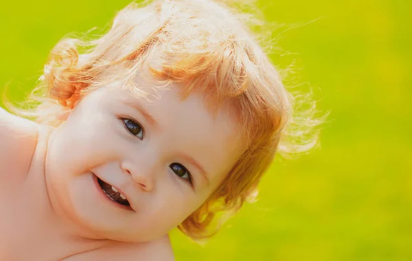 Retrato Infantil Caucásico Cerca Cara Niños —  Fotos de Stock