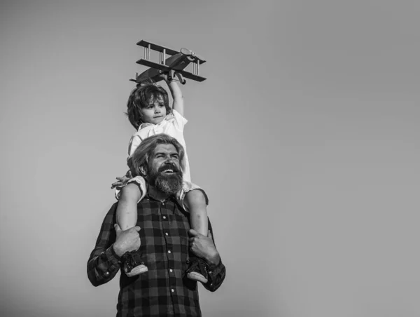 Padre Hijo Disfrutando Aire Libre Niño Piloto Papá Papá Con — Foto de Stock