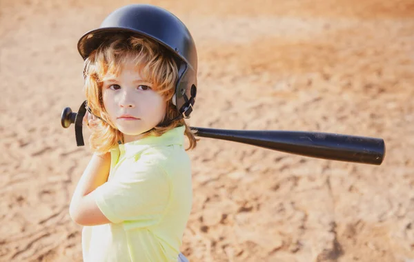 Een Jongen Met Een Honkbalknuppel Pitcher Kind Het Punt Jeugdhonkbal — Stockfoto