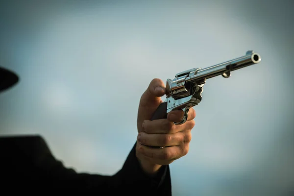 Fechar Mão Atirador Com Armas Revólver Pistola Vintage Oeste Selvagem — Fotografia de Stock