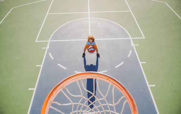 Angle View Top Child Playing Basketball Playground — Stock Photo, Image