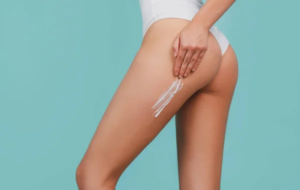 Body Care Woman Applying Cream Legs Buttocks Female Applying Cosmetic — Stock fotografie