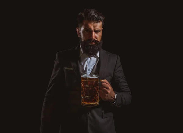 Happy Brewer Man Holding Glass Beer Drink Beer — Zdjęcie stockowe