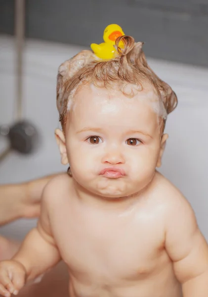 Kid Bathing Bathroom Funny Baby Showering Portrait Fun Kid Bathing — Stock Photo, Image
