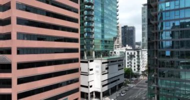 Los Angeles şehir merkezindeki gökdelenler, İHA ile Los Angeles 'a uçmak, en iyi hava manzarası. Los Angeles, CA, ABD, 1 Haziran 2022