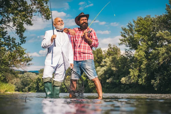 Pescador Amigos Hombres Trucha Trofeo Padre Hijo Pescando Generaciones Hombres — Foto de Stock