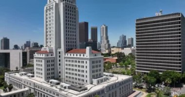 Los Angeles şehir merkezindeki gökdelenler, İHA ile Los Angeles 'a uçmak, en iyi hava manzarası. Los Angeles şehir merkezi. Los Angeles, CA, ABD, 10 Mayıs 2022