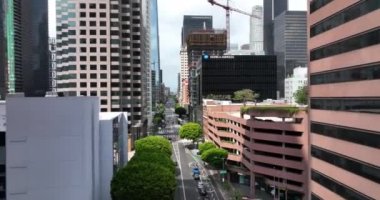 Los Angeles şehir merkezi, insansız hava aracı, gökdelenler şehir manzarası. Ofis binaları, gökdelenler Los Angeles 'ın şehir merkezi. Los Angeles, ABD, 1 Haziran 2022