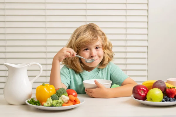 Kid Boy Eating Healthy Food Vegetables Breakfast Milk Fruits Vegetables — Stock Photo, Image