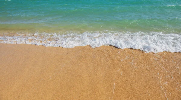 Deniz Arka Planı Güneş Işığıyla Birlikte Tropik Yaz Plajlarının Doğası — Stok fotoğraf