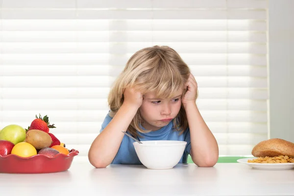 Ştahsız Bir Çocuğun Portresi Ştah Kaybı Kavramı Çocuk Öğle Yemeği — Stok fotoğraf