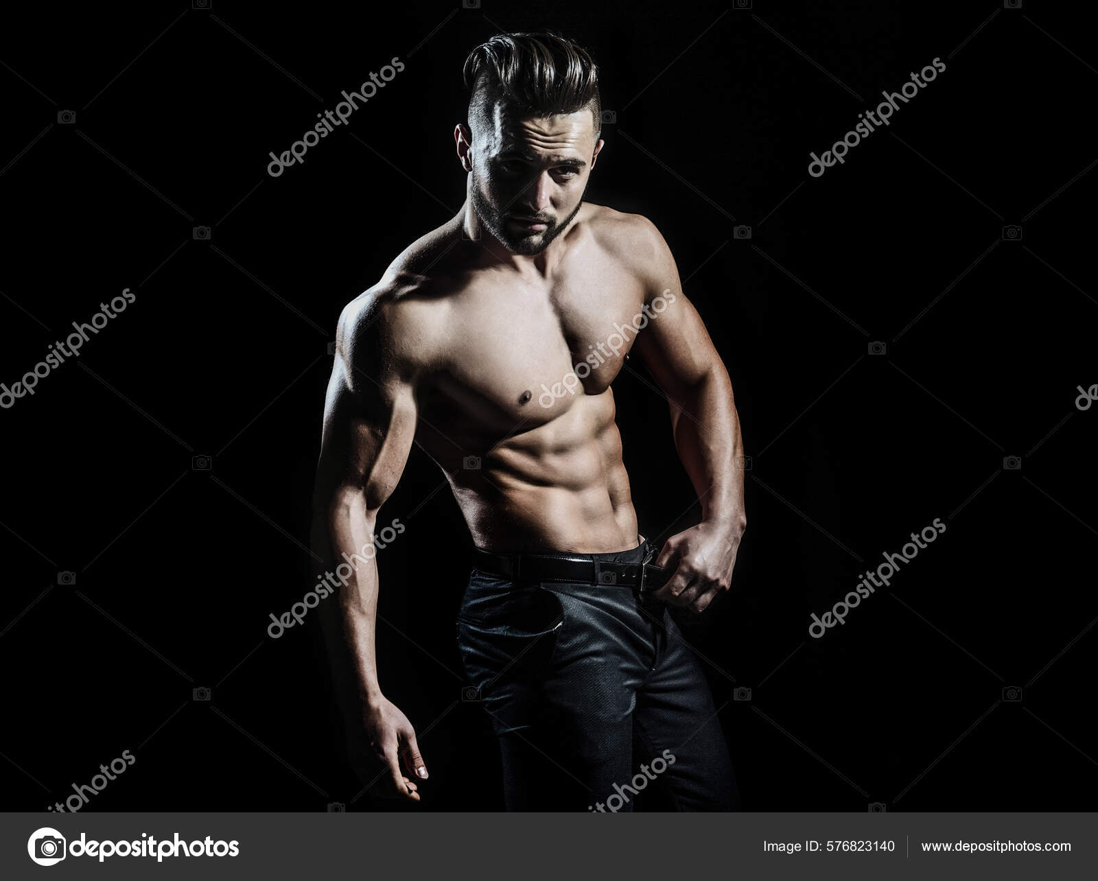 Huldigen nackter mann