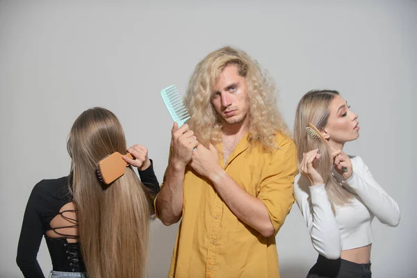 Saç Bakımı Grup Saç Fırçalama Fırçası Portre Kadını Uzun Sağlıklı — Stok fotoğraf