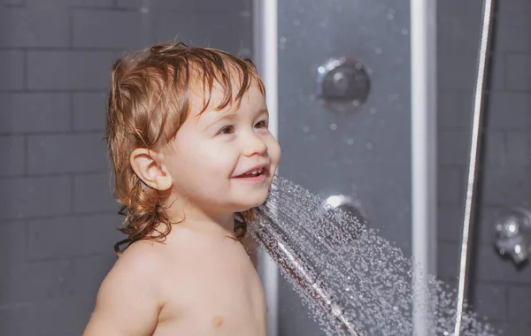 Słodkie Dziecko Bawiące Się Wannie Prysznic Dziecka Portret Dziecka Kąpiącego — Zdjęcie stockowe
