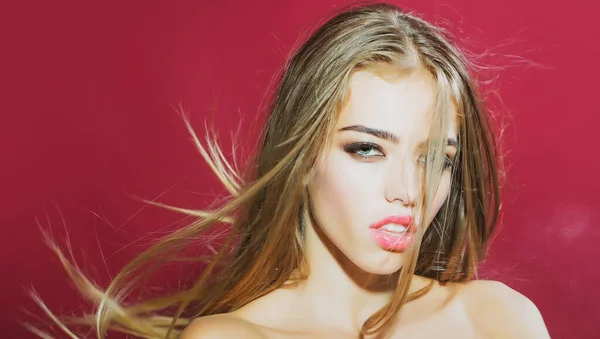 Skönhetsporträtt Kvinnligt Ansikte Med Naturlig Hud Vacker Tjej Modell Med — Stockfoto