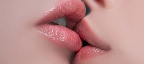 Oral Pleasure Couple Girls Kissing Lips Close Sensual Touch Kissing — Stock Photo, Image