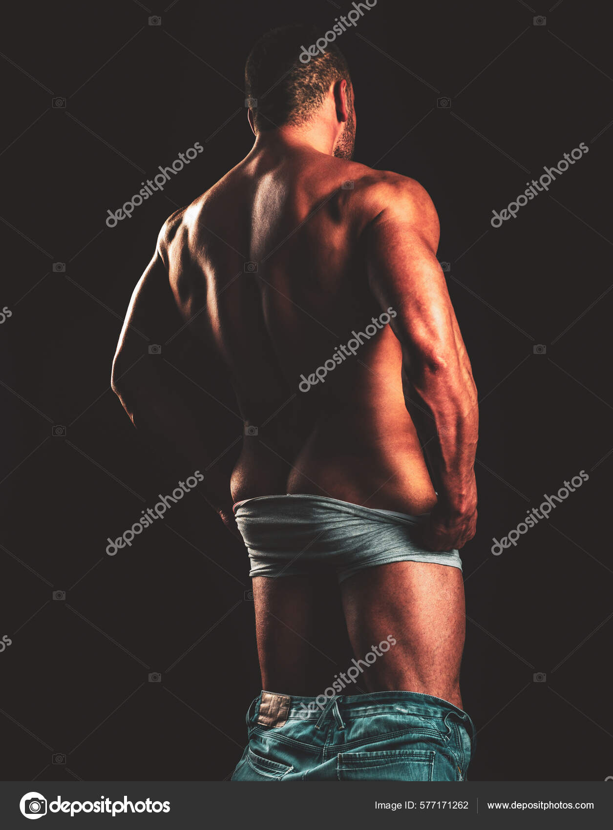 Homem Nádegas Bunda Roupa Interior Contra Fundo Estúdio Preto Isolado —  Foto © Tverdohlib.com 577171262