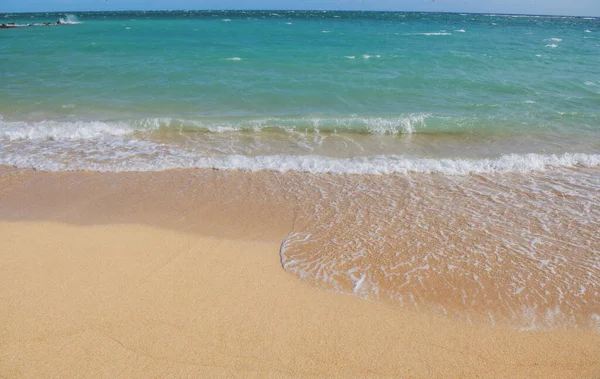 Calma Fundo Praia Mar Praia Tropical Verão Com Areia Água — Fotografia de Stock