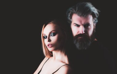 Şehvetli bir çiftin yakın plan portresi. Seksi bir çiftin şehvetli portresi