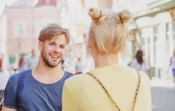 カップルロマンチックなデート 真の愛 人間関係の女性と男 — ストック写真