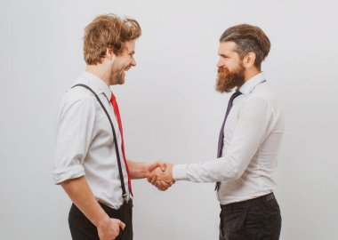 Takımımıza hoş geldin. İş toplantısı el sıkışıyor.