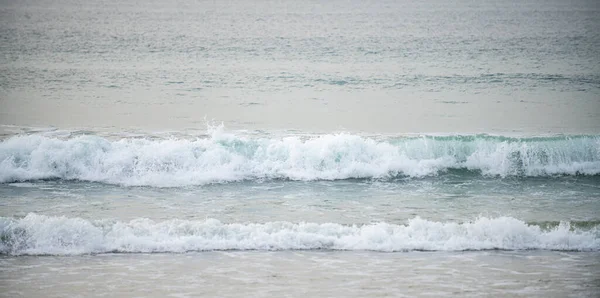 Panorama Des Vagues Océaniques Sur Une Mer Tropicale Avec Des — Photo