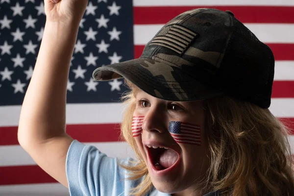 Den Nezávislosti Červenec Dítě Americkou Vlajkou Americká Vlajka Dětské Tváři — Stock fotografie