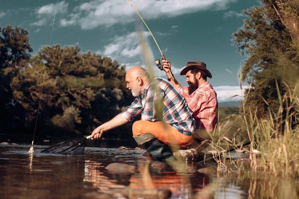 Two Men Friends Fishing Flyfishing Angler Makes Cast Standing River — Stok fotoğraf