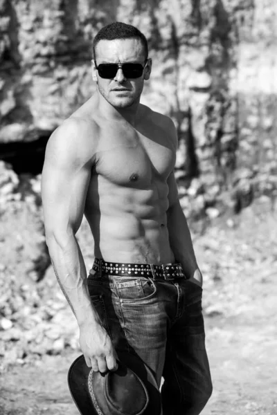 Manman Muscular Body Posing Outdoors Shirtless Sexy Hunk Handsome Muscular — Stock Photo, Image