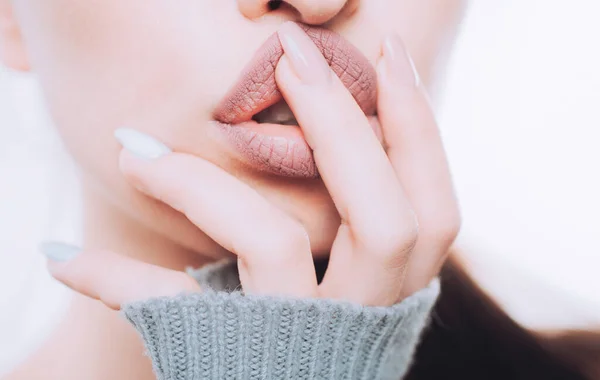 Lip Cuidado Beleza Unhas Bem Preparadas Parte Rosto Feminino Cosmetologia — Fotografia de Stock