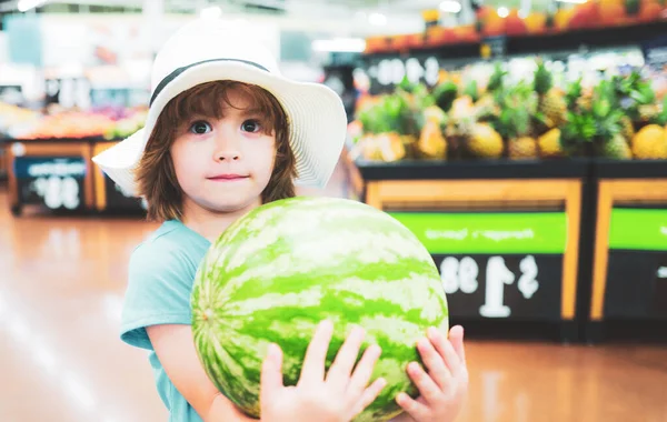 Portrait Kid Grocery Shopping Fresh Organic Vegetables Fruits Grocery Department — Stock Photo, Image